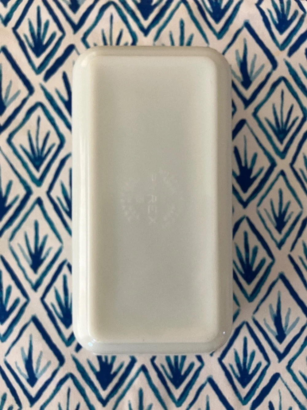 PYREX Vintage Loaf Bread Pan White Blue Snowflake No 913 -  8.5